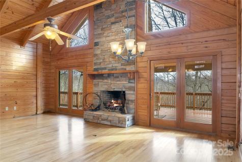 42 Tsitsi Court Brevard NC 28712