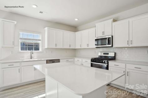 2015 Moorside Court Lancaster SC 29720