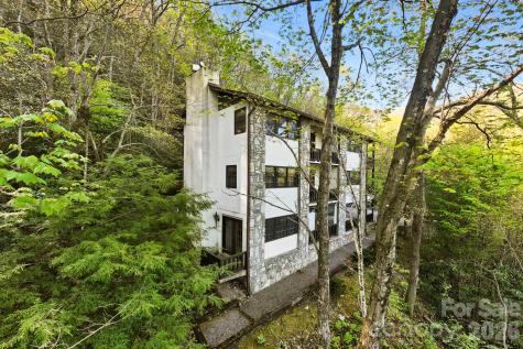 821 Summit Drive Maggie Valley NC 28751