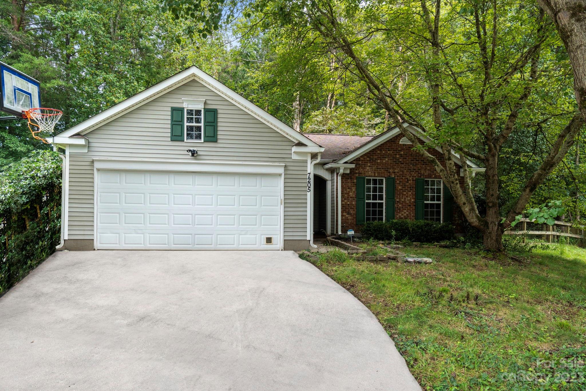 7205 Preakness Stakes Lane Charlotte NC 28215
