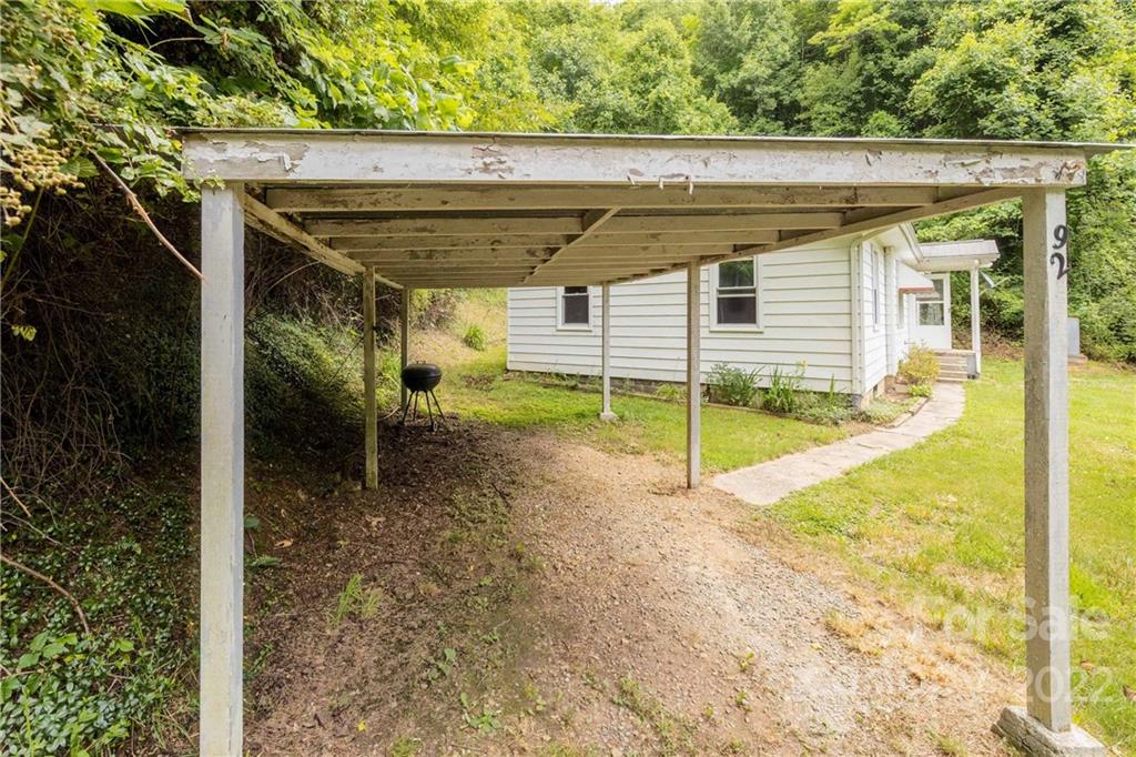 92 Violet Lane Newland NC 28657
