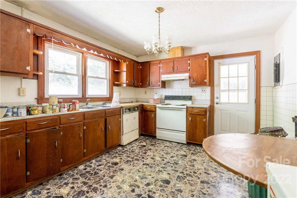 92 Violet Lane Newland NC 28657