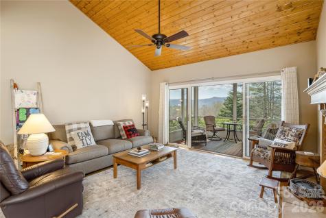 2115 Cumming Woods Court Hendersonville NC 28739