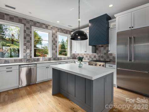 642 Altamont View Asheville NC 28804