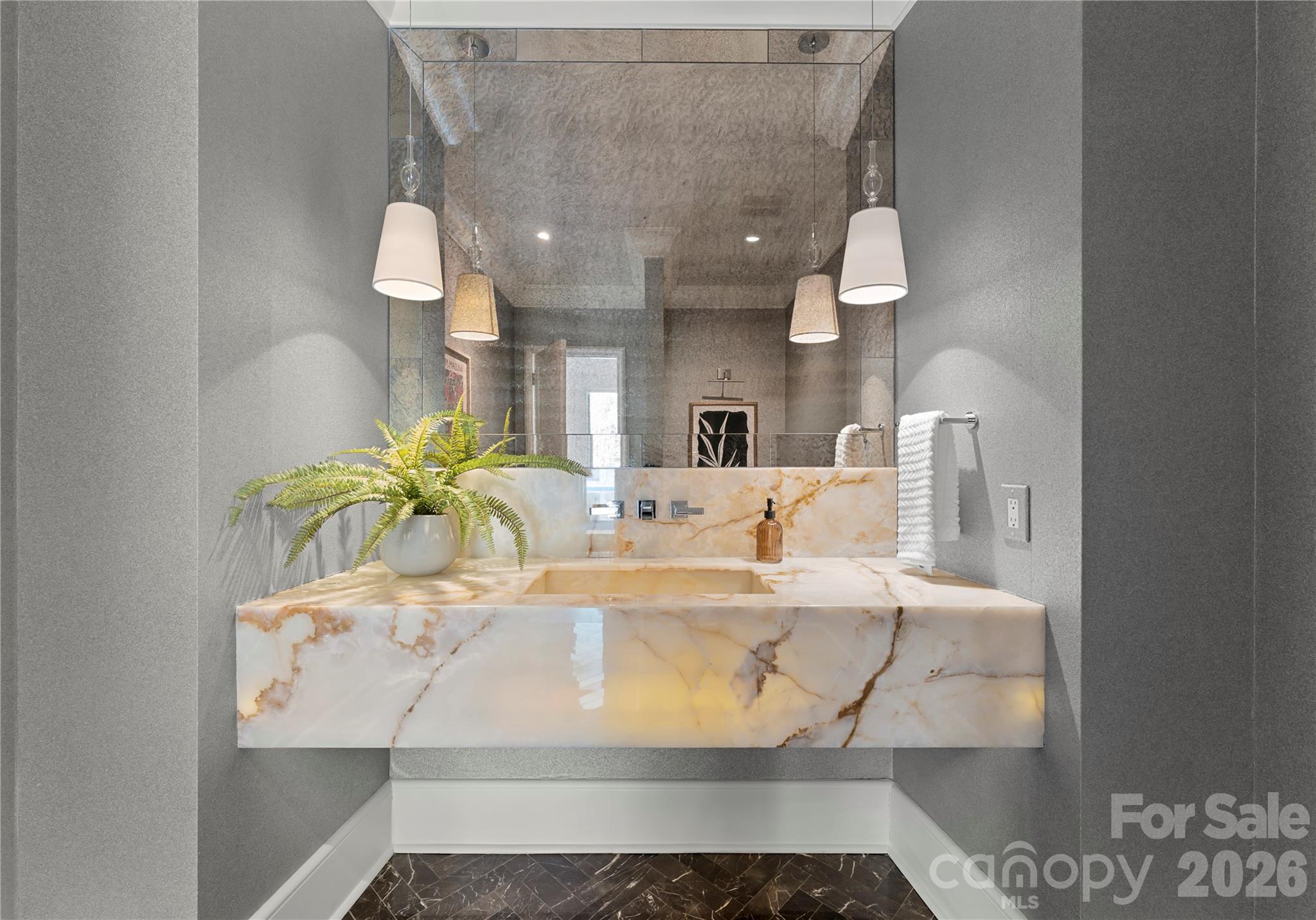 4231 Fox Brook Lane Charlotte NC 28211