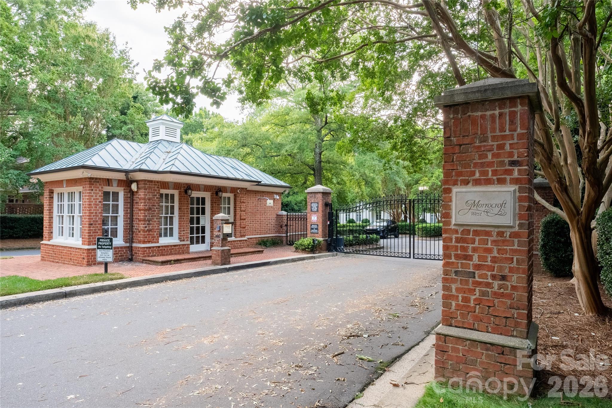 4231 Fox Brook Lane Charlotte NC 28211