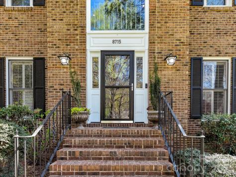 8715 Cahill Lane Charlotte NC 28277