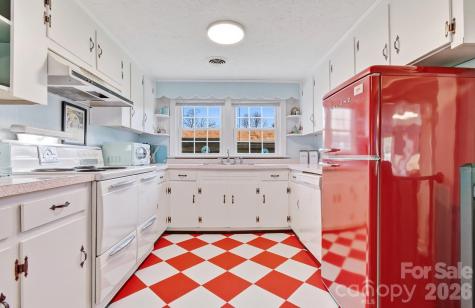 8 Concord Road Asheville NC 28803