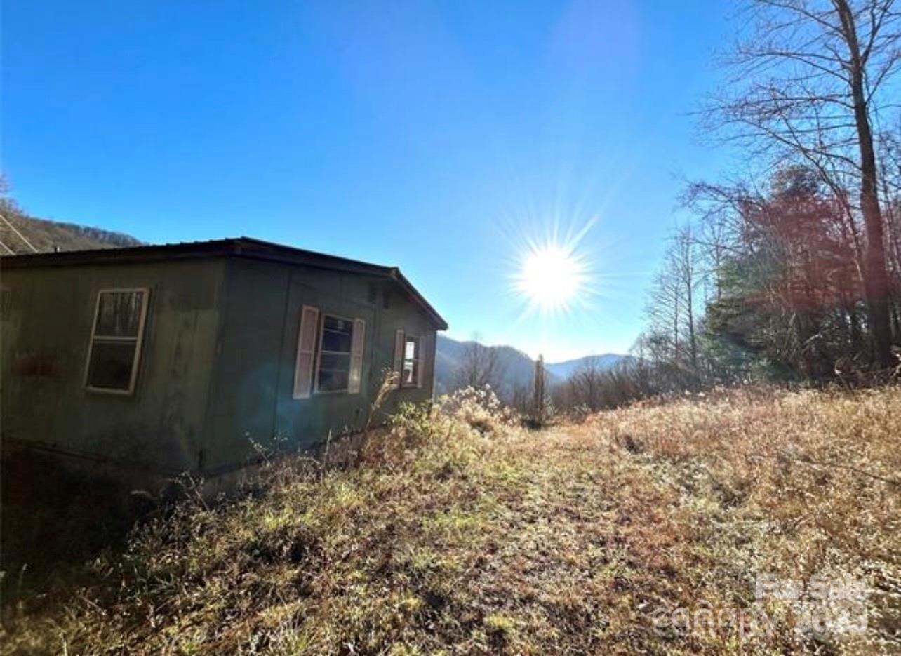 108 Lanning Road Clyde NC 28721