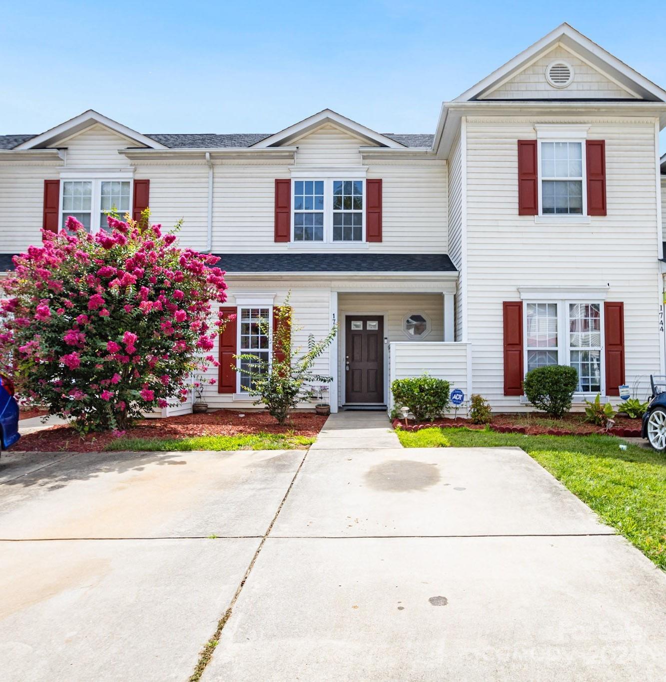 1748 Holliford Court Charlotte NC 28215