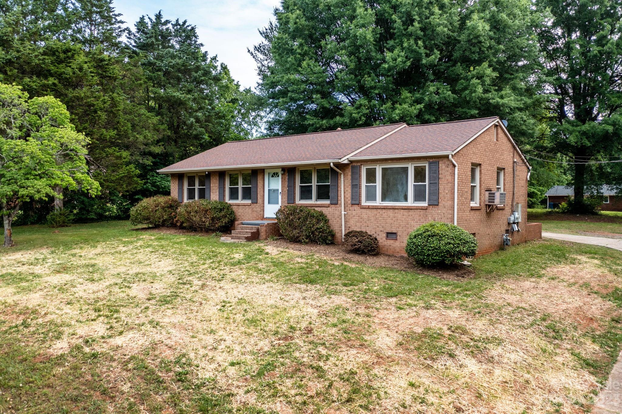 1013 15th Street SE Hickory NC 28602