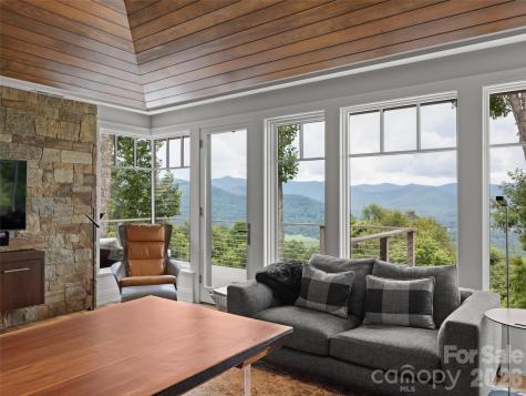 8 Deer Grass Court Arden NC 28704