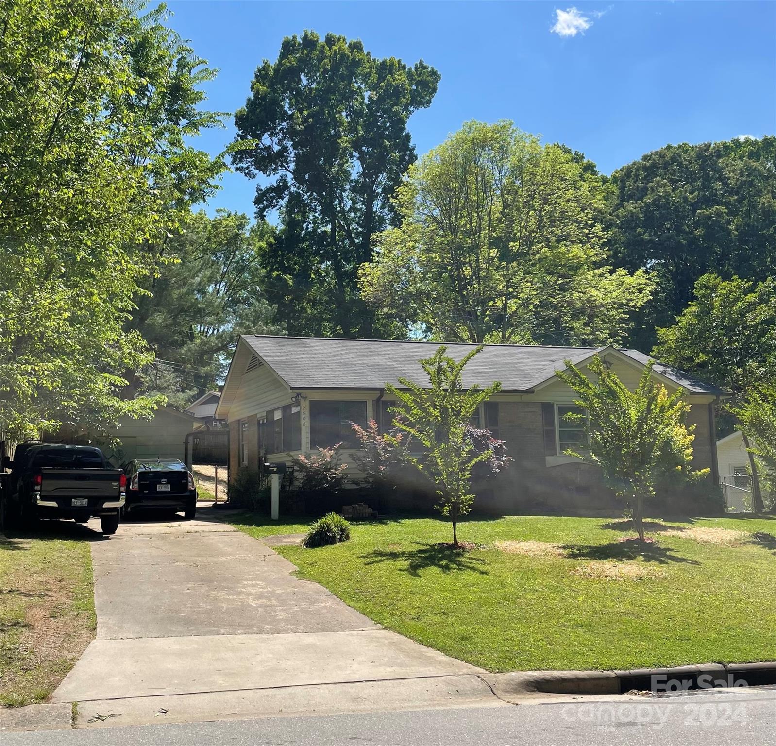 2508 Dora Drive Charlotte NC 28215