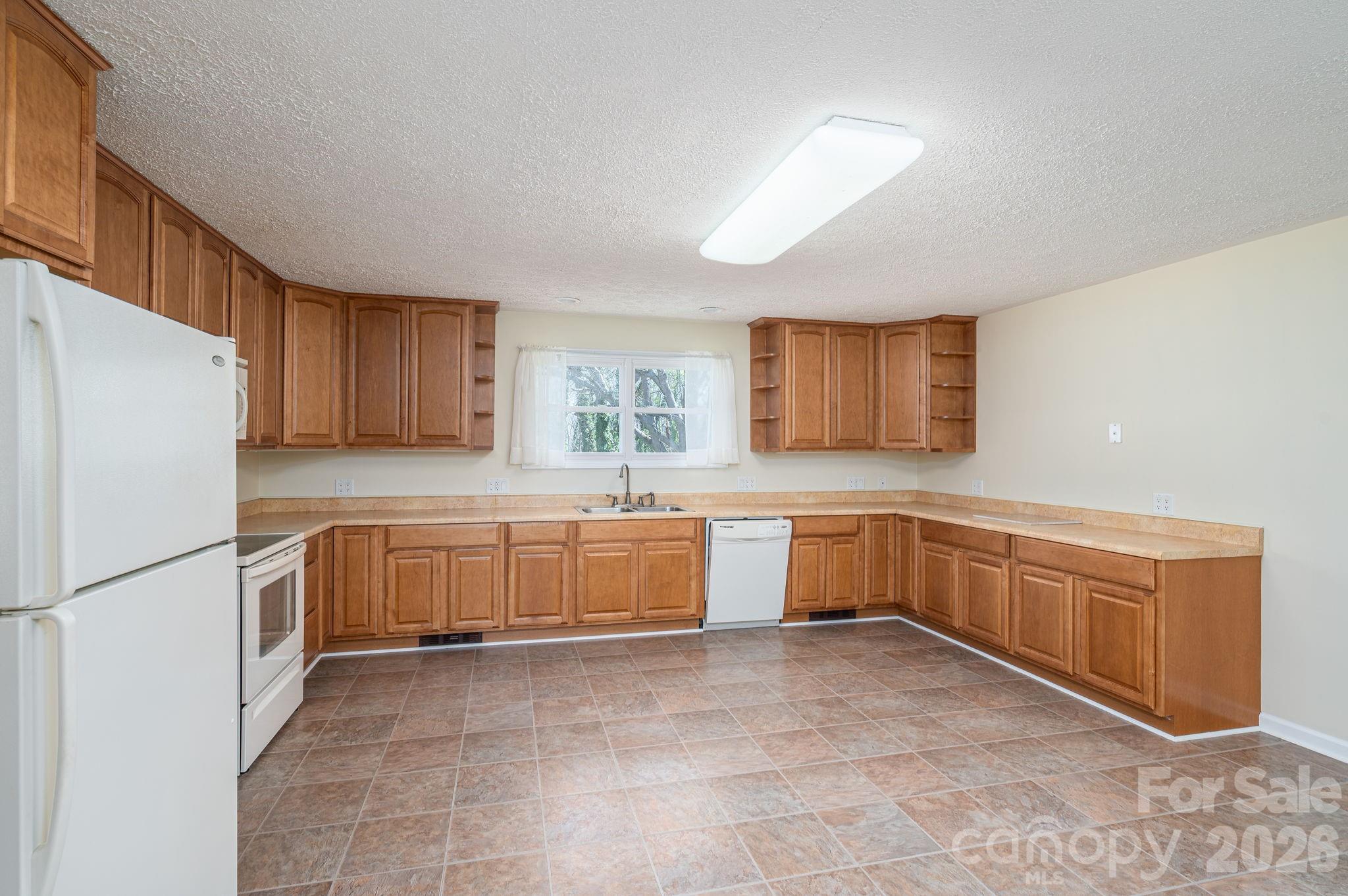 608 N State Street Lincolnton NC 28092