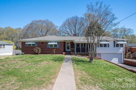 608 N State Street Lincolnton NC 28092