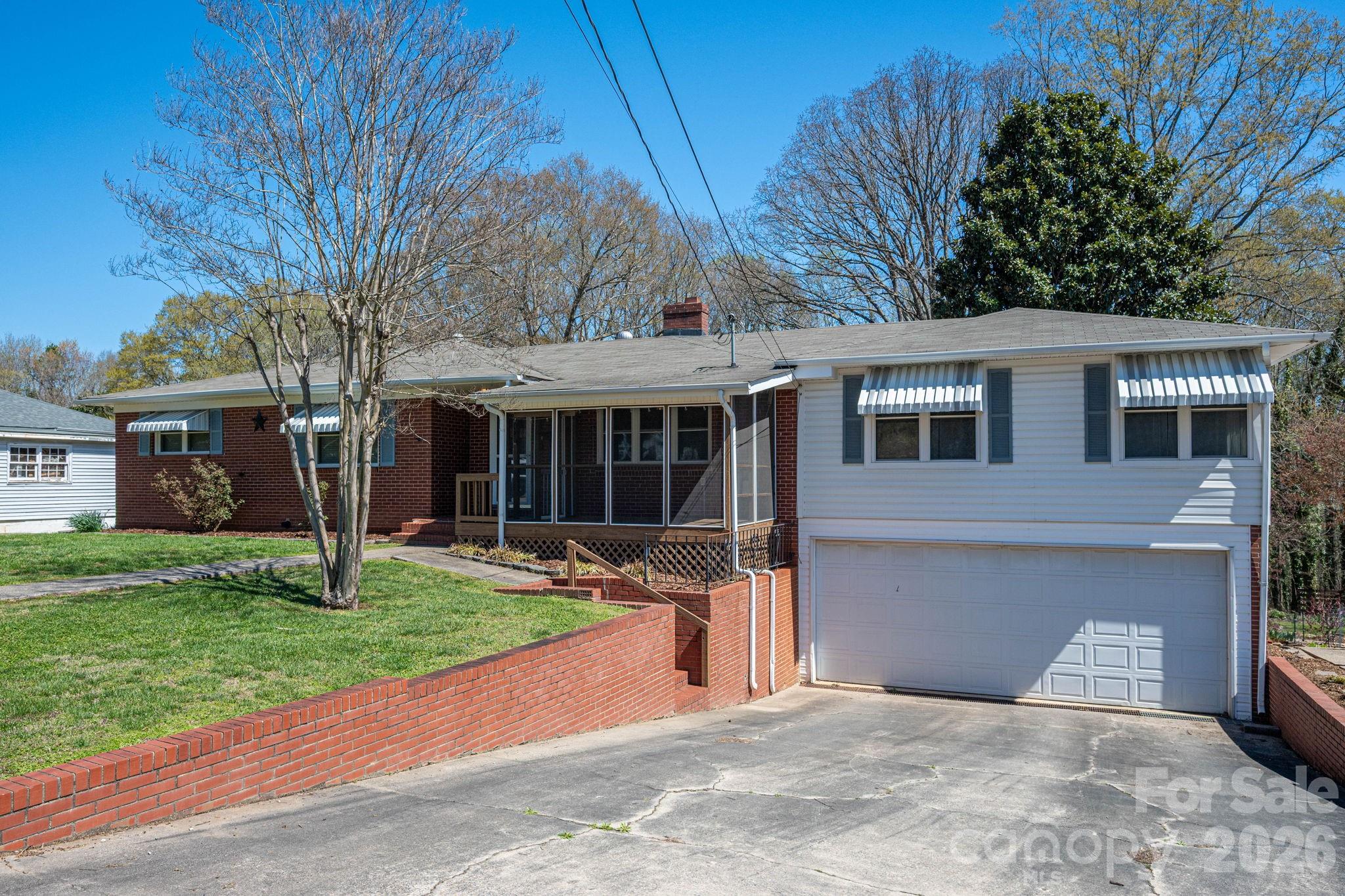 608 N State Street Lincolnton NC 28092