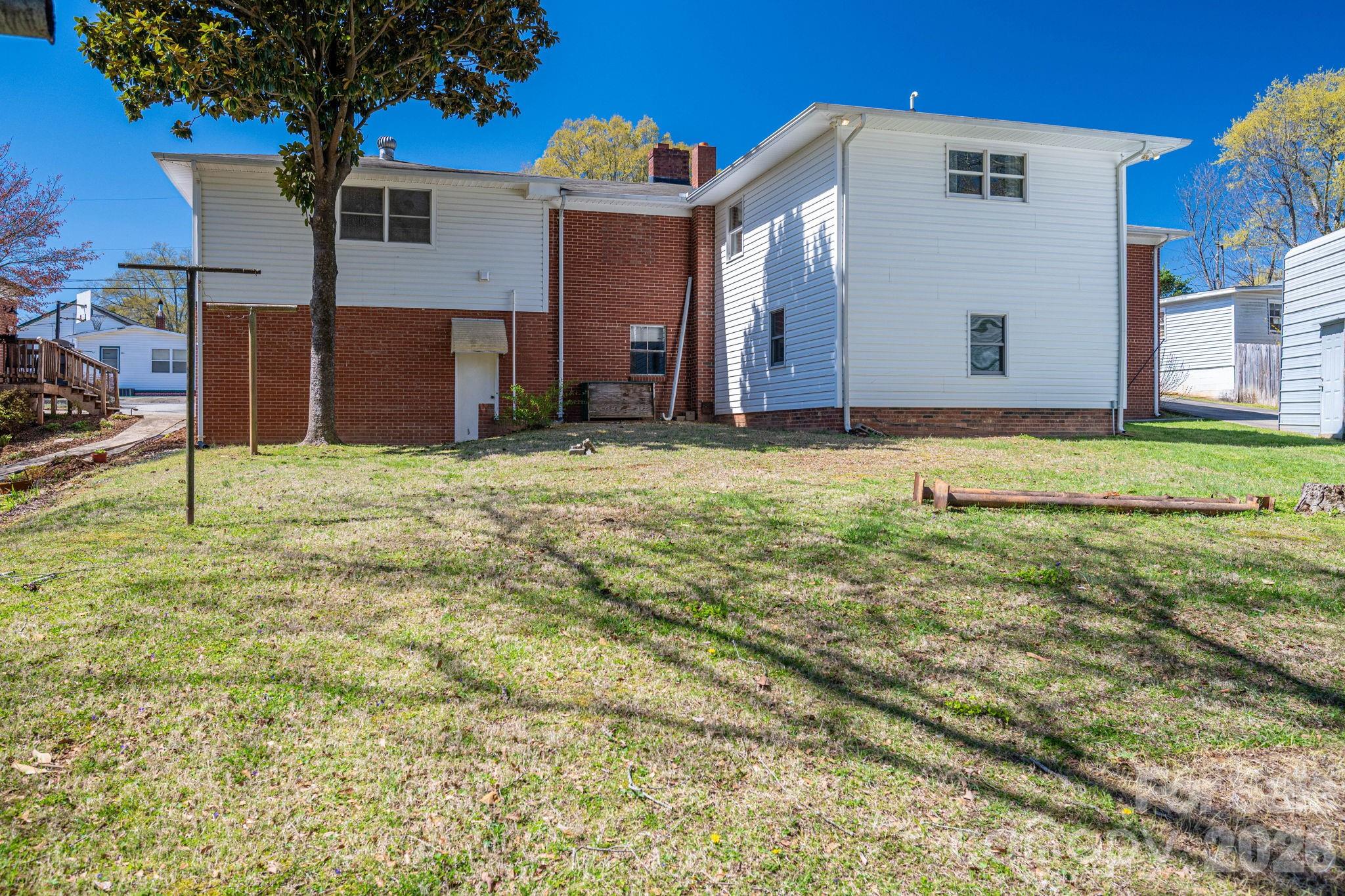 608 N State Street Lincolnton NC 28092