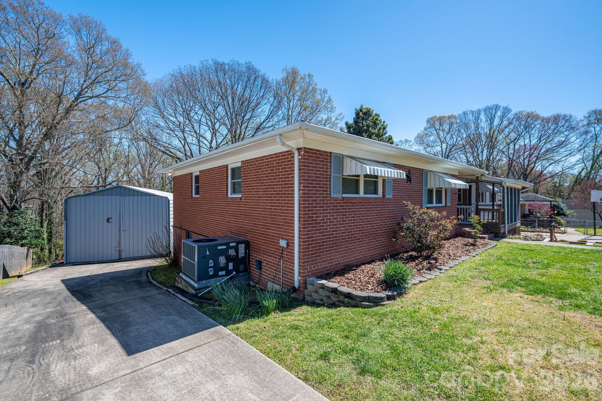 608 N State Street Lincolnton NC 28092