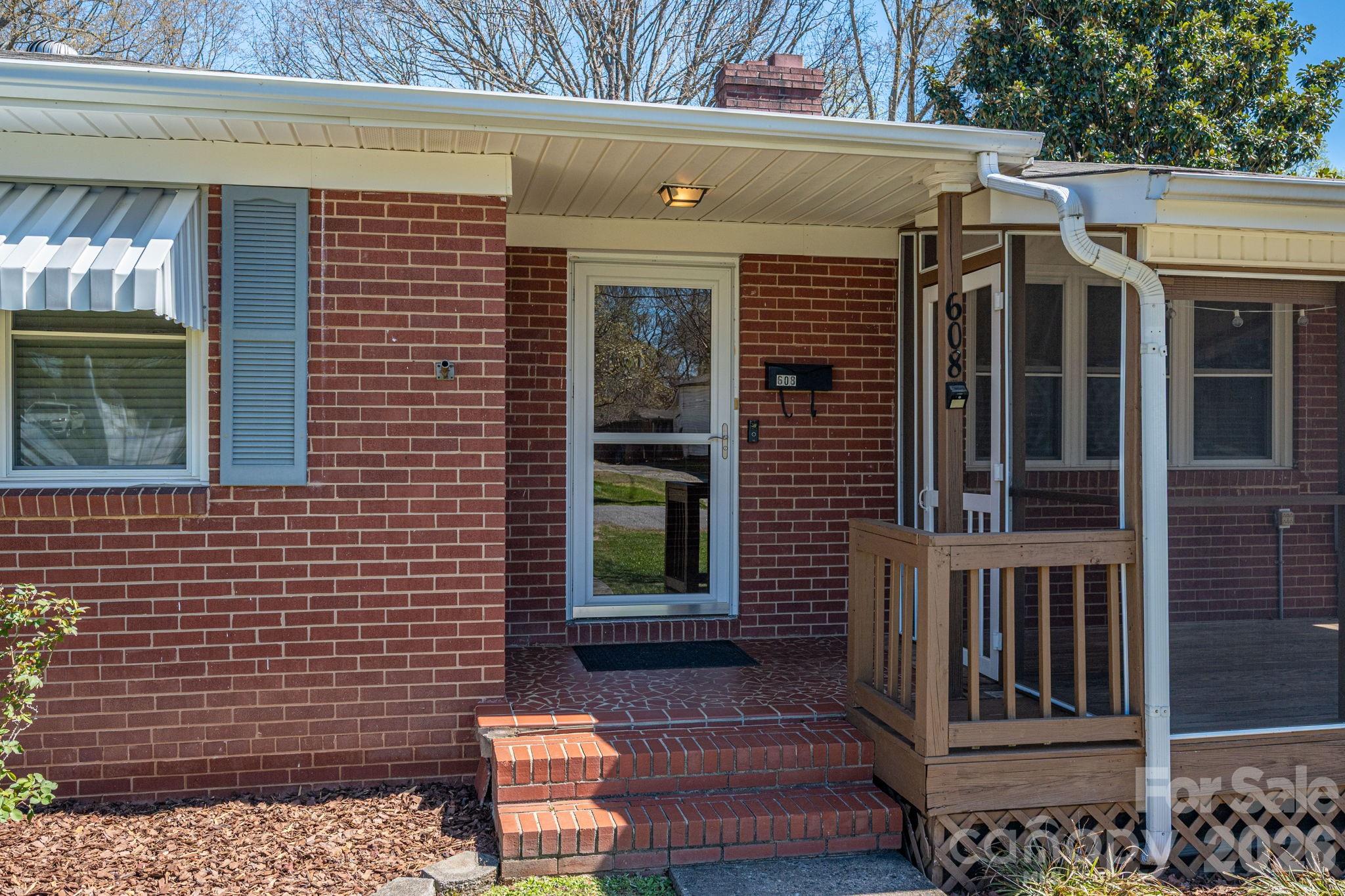 608 N State Street Lincolnton NC 28092