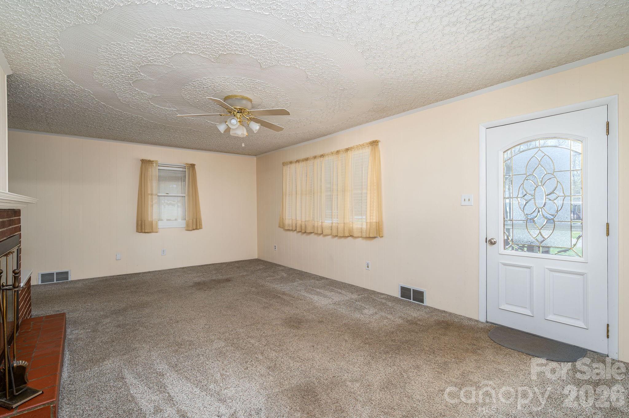 608 N State Street Lincolnton NC 28092