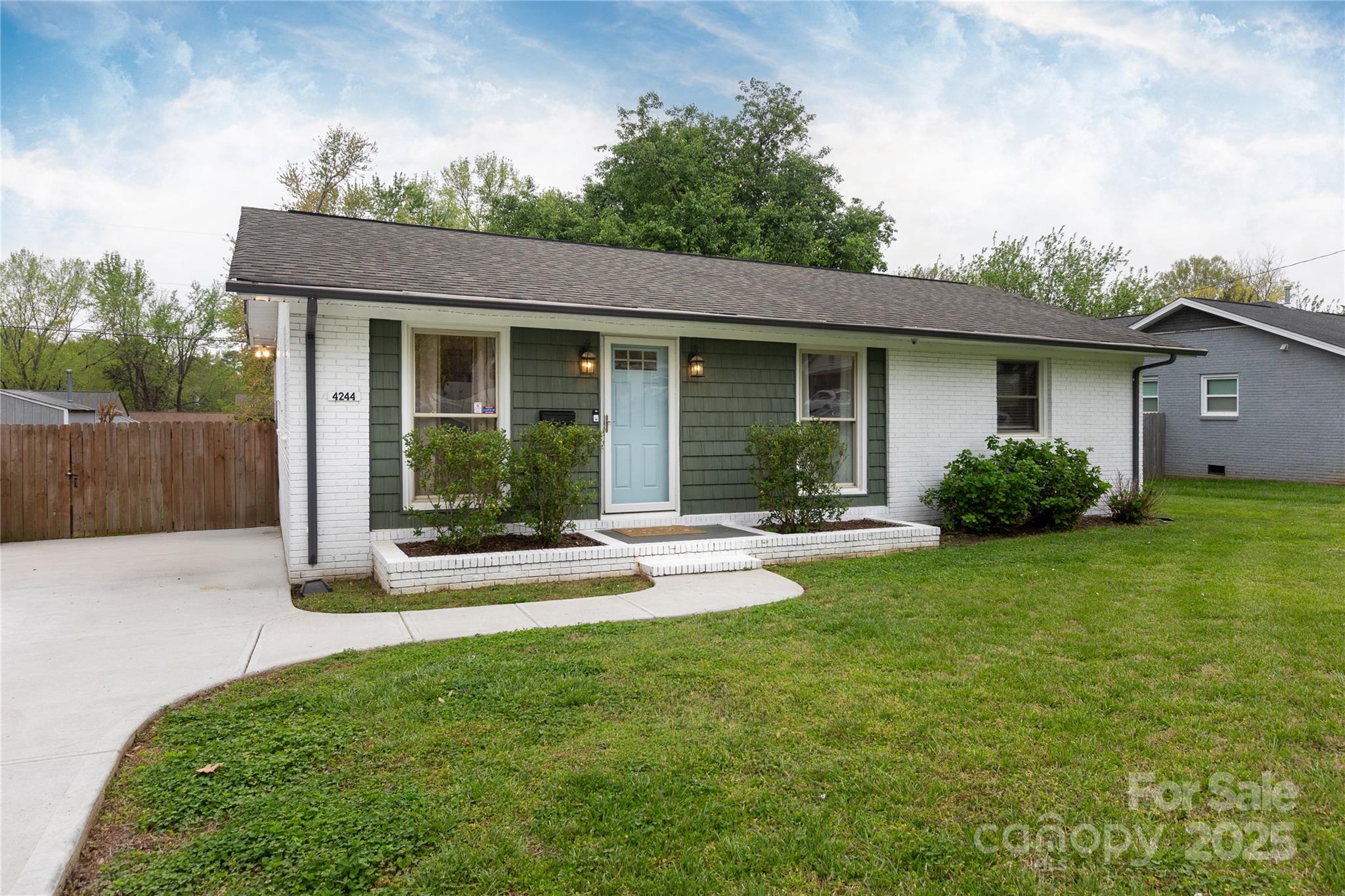 4244 Donnybrook Place Charlotte NC 28205