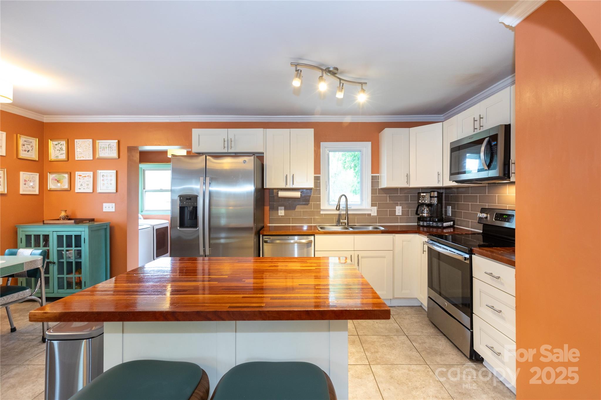 4244 Donnybrook Place Charlotte NC 28205