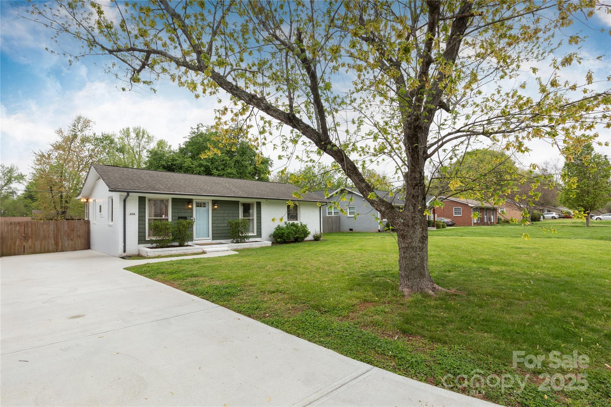 4244 Donnybrook Place Charlotte NC 28205