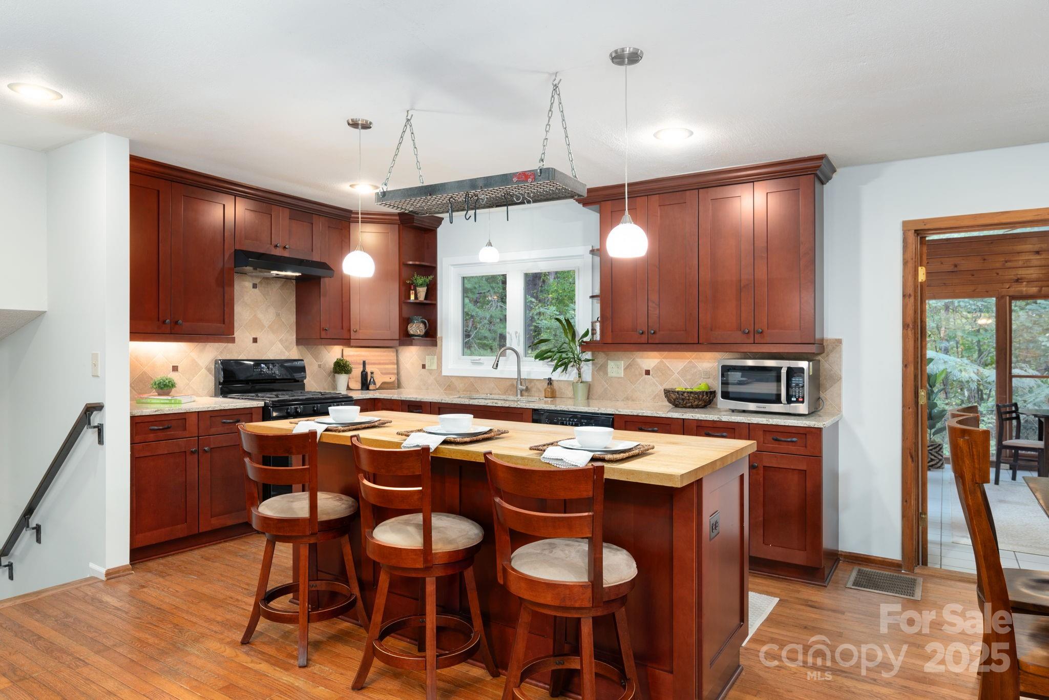 16 Sunnycrest Drive Asheville NC 28805