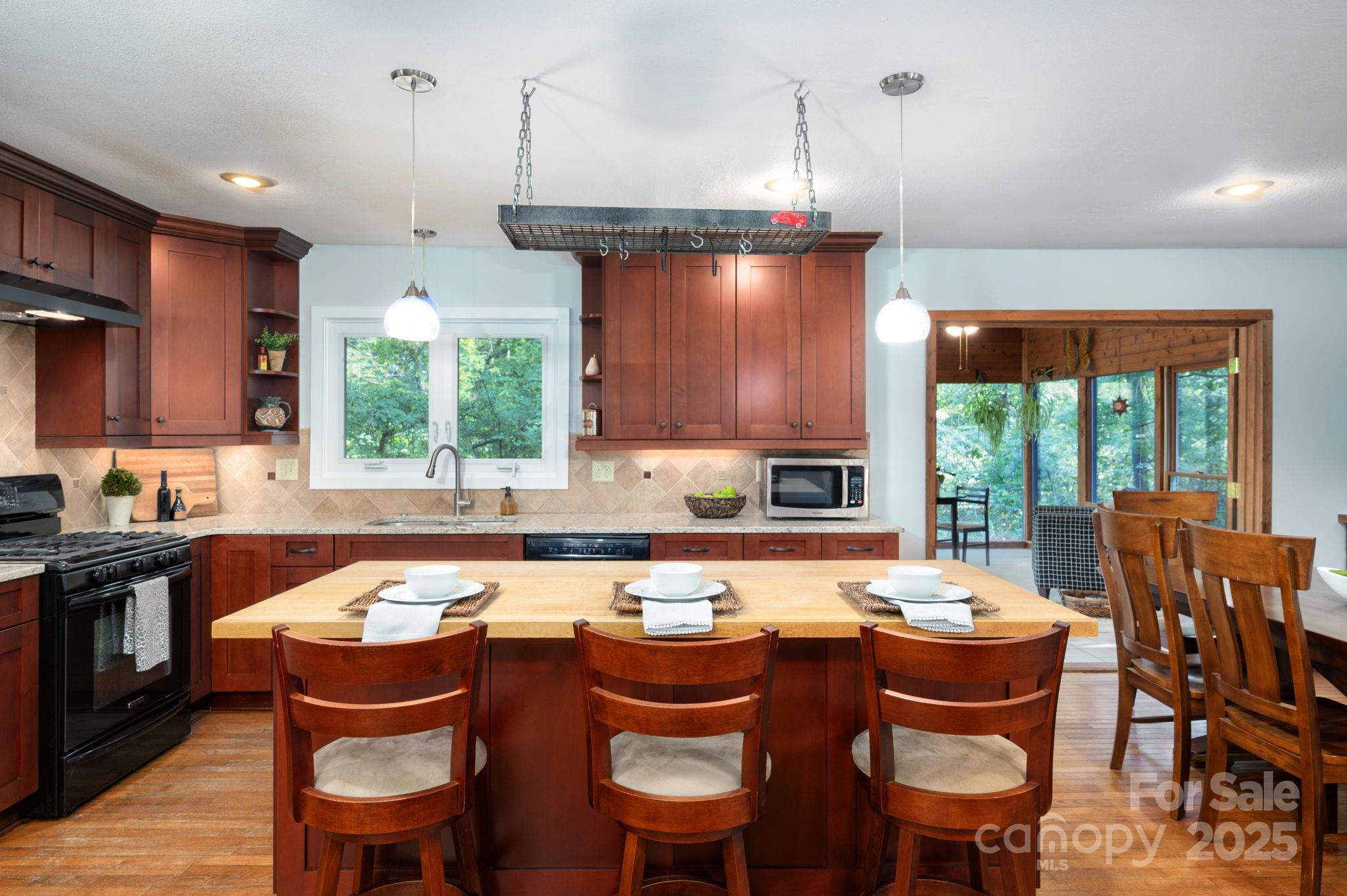16 Sunnycrest Drive Asheville NC 28805