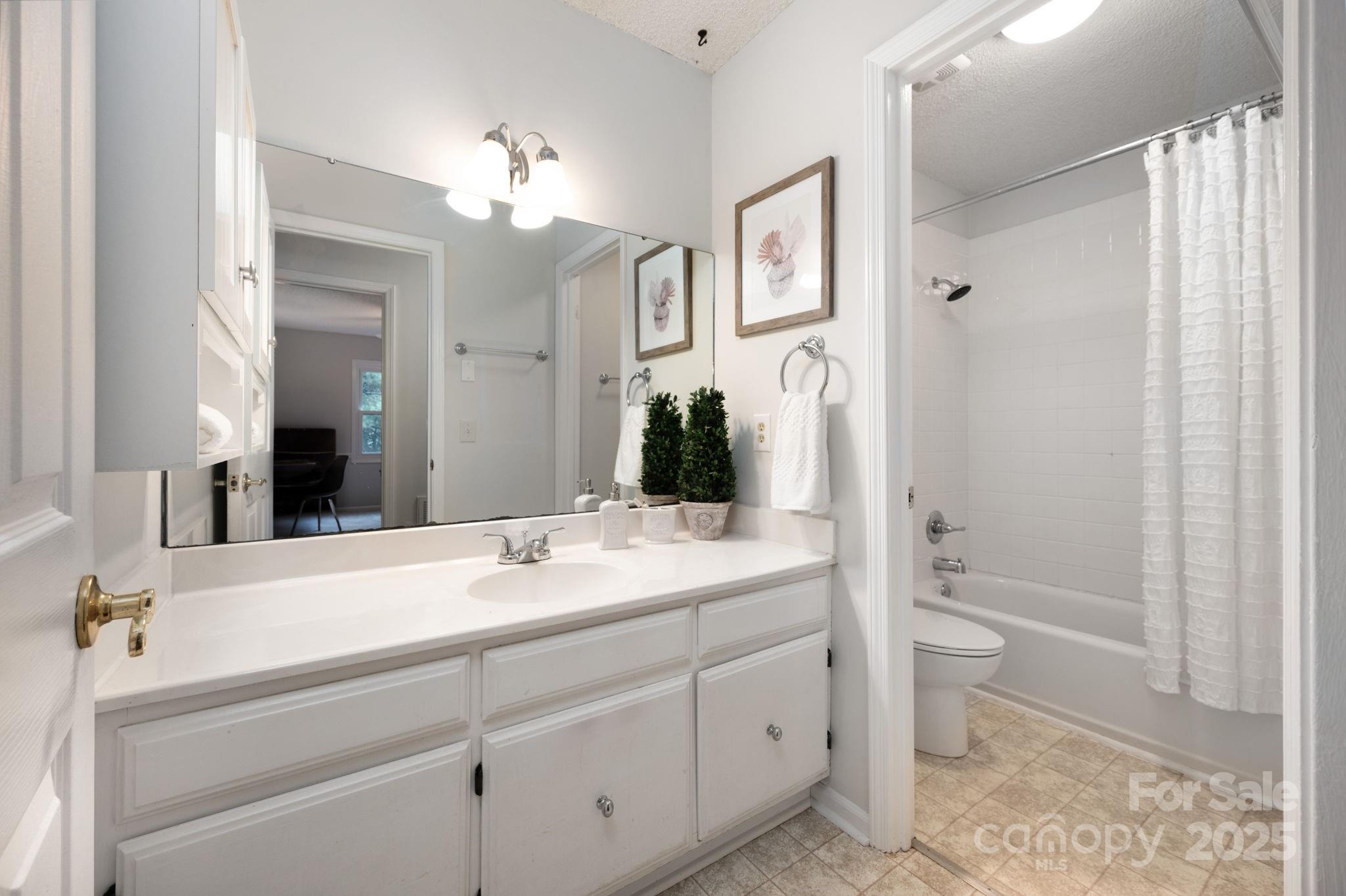 16 Sunnycrest Drive Asheville NC 28805