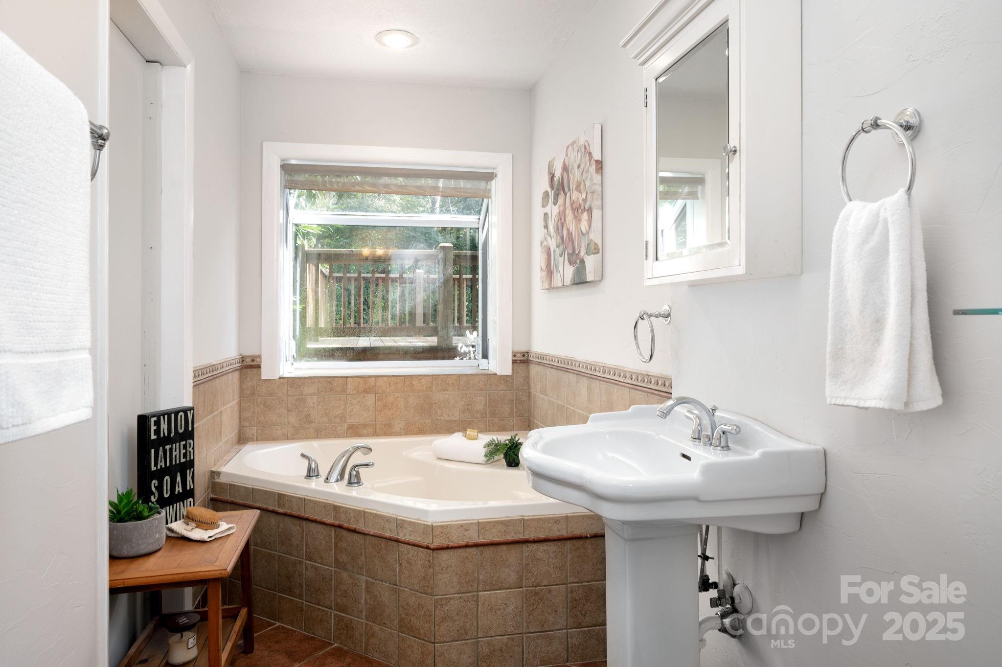 16 Sunnycrest Drive Asheville NC 28805
