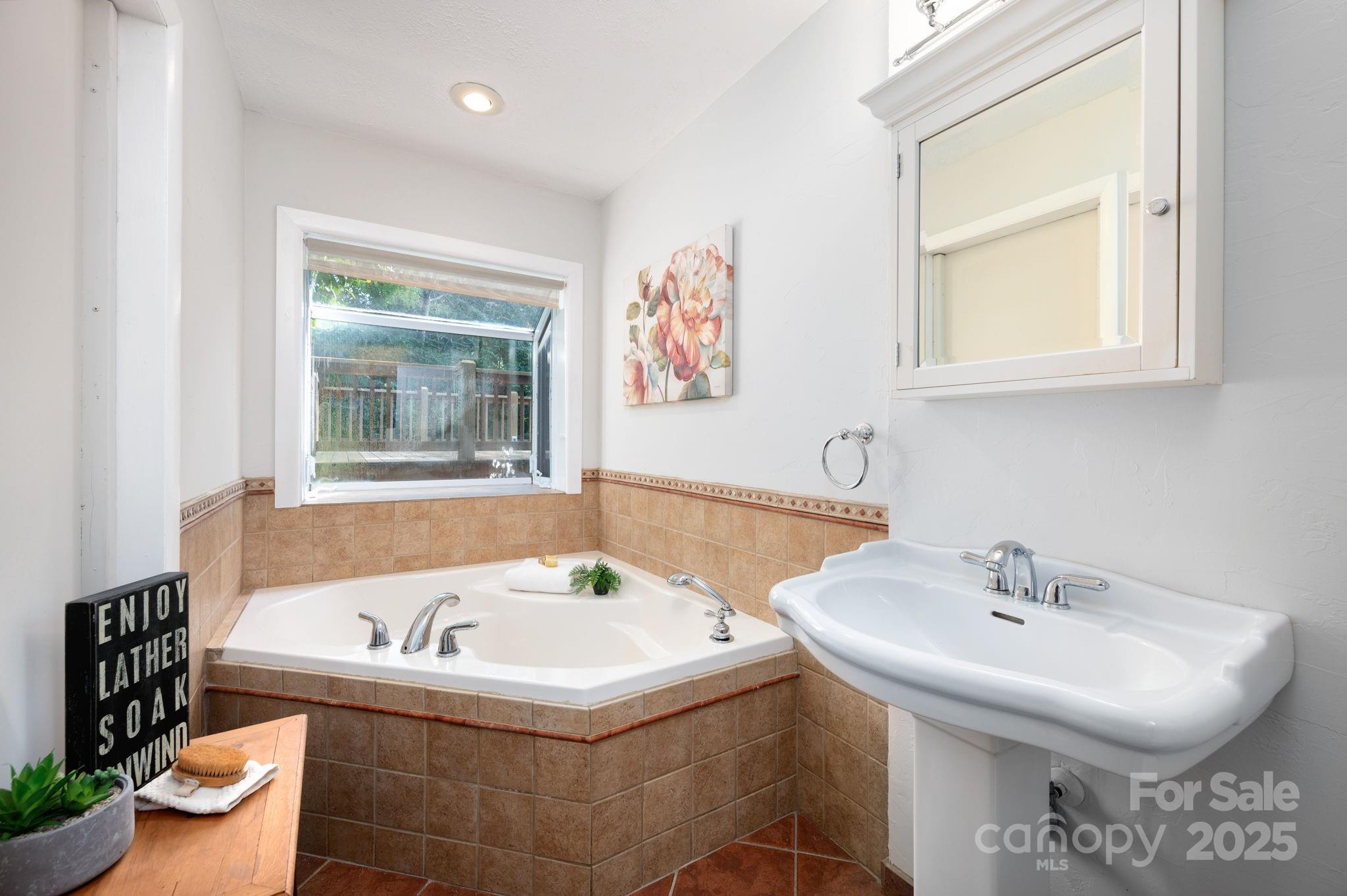 16 Sunnycrest Drive Asheville NC 28805