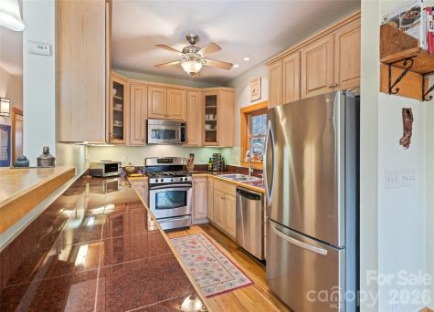 553 River Bend Drive Mars Hill NC 28754
