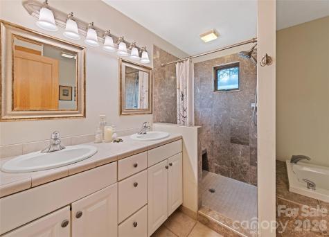 553 River Bend Drive Mars Hill NC 28754
