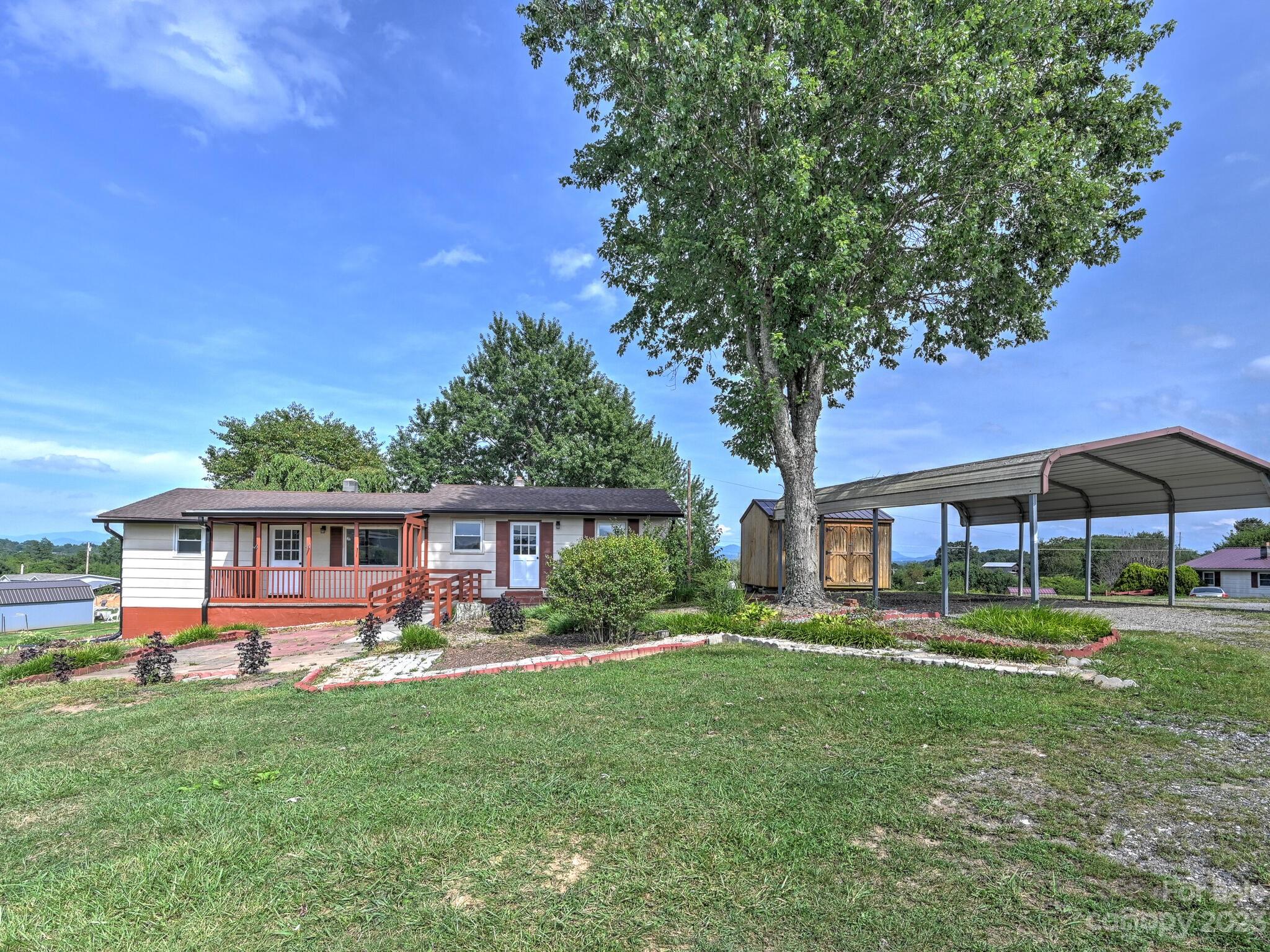 22 C Gillespie Way Leicester NC 28748