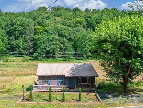 1767 N 226 Highway Bakersville NC 28705