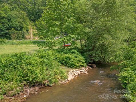 1767 N 226 Highway Bakersville NC 28705
