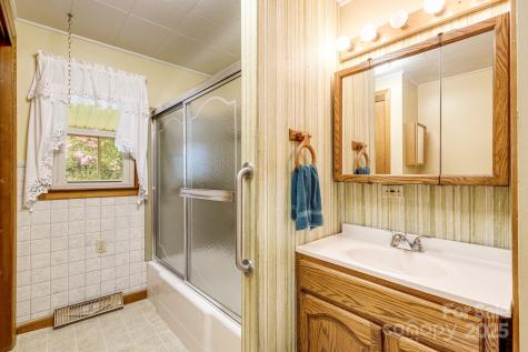 141 Macedonia Road Asheville NC 28804