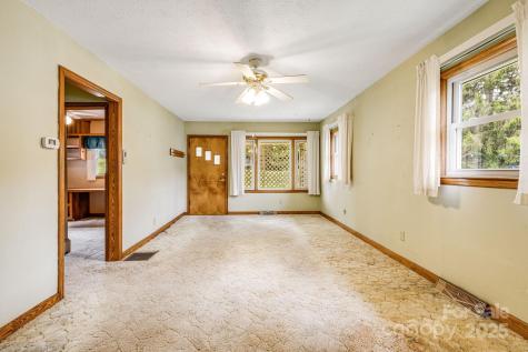 141 Macedonia Road Asheville NC 28804