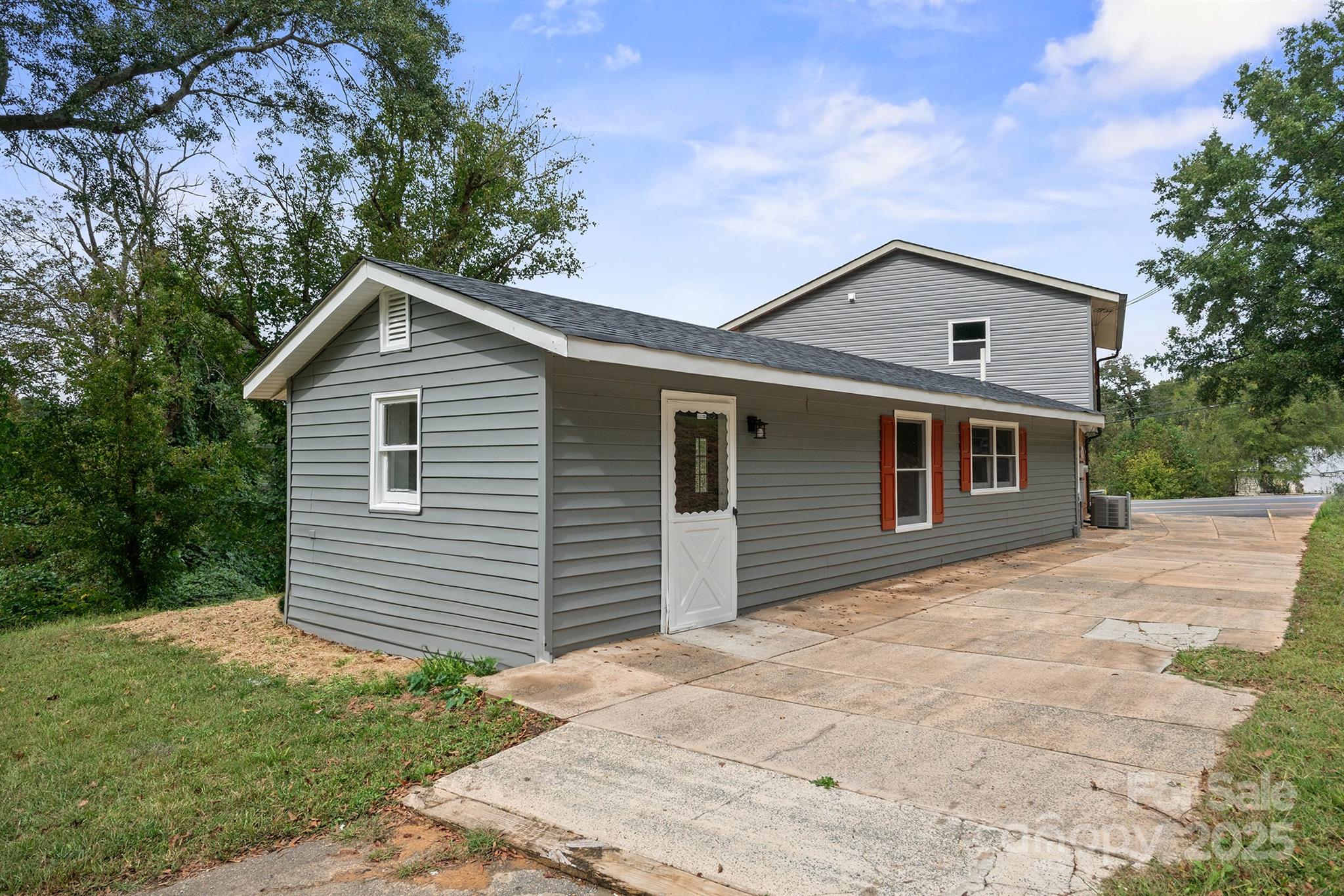 801 N Grove Street Lincolnton NC 28092