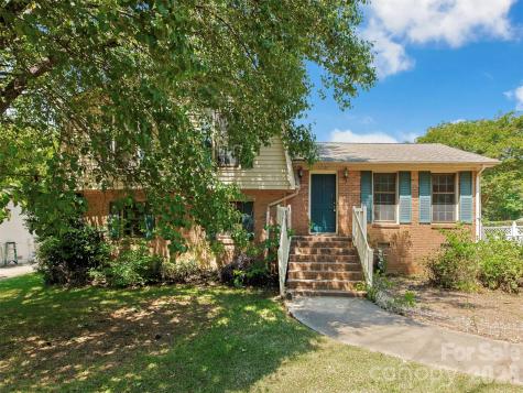 12301 Oakhaven Drive Charlotte NC 28273