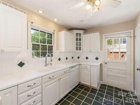 12301 Oakhaven Drive Charlotte NC 28273