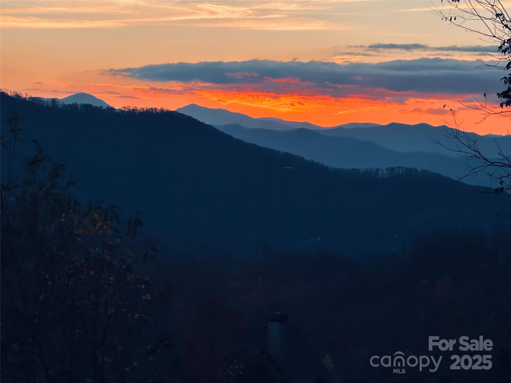 18 E Owl Creek Lane Fairview NC 28730