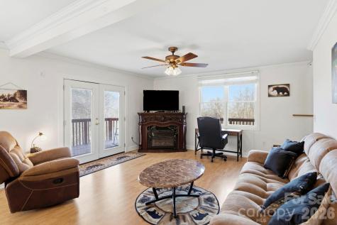 11 Roberts Drive Swannanoa NC 28778