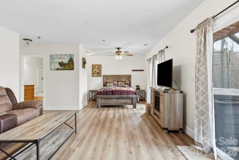 11 Roberts Drive Swannanoa NC 28778