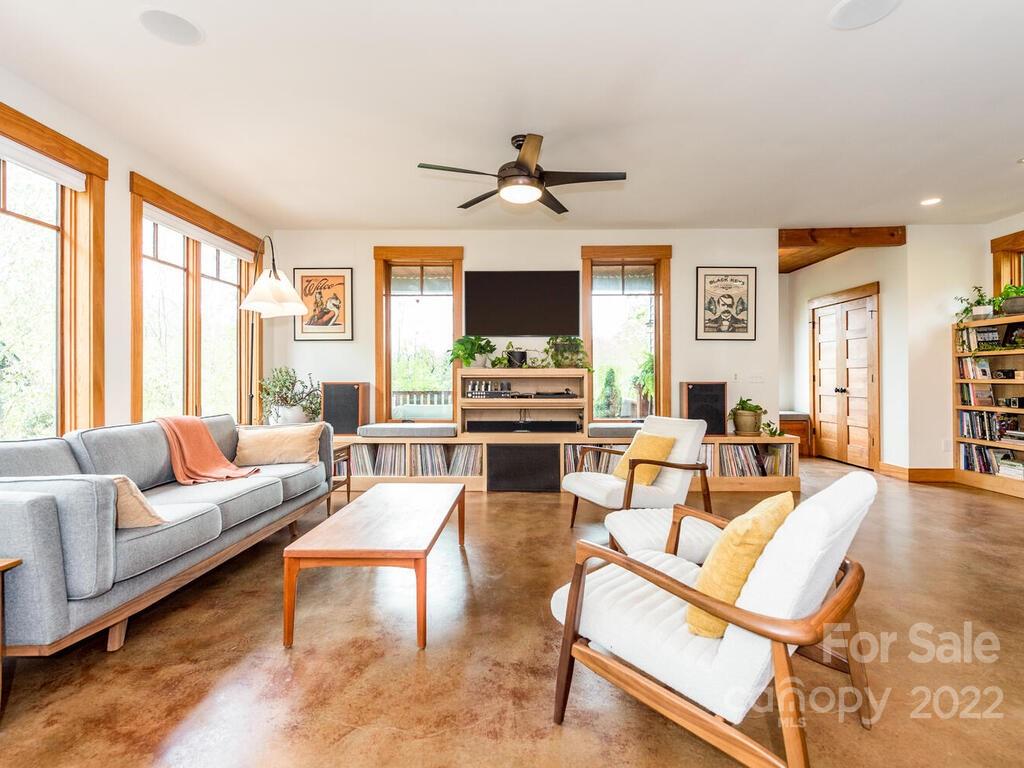 48 Beaverdam Knoll Road Asheville NC 28804