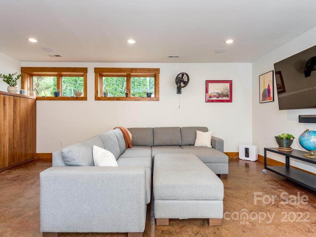 48 Beaverdam Knoll Road Asheville NC 28804