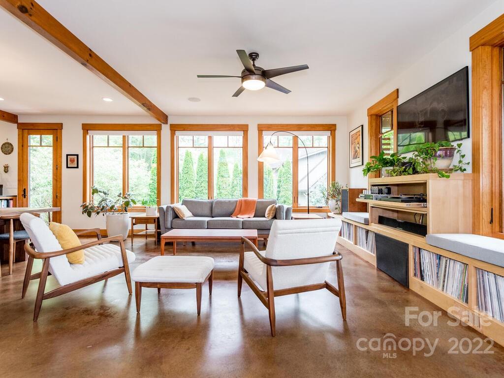 48 Beaverdam Knoll Road Asheville NC 28804