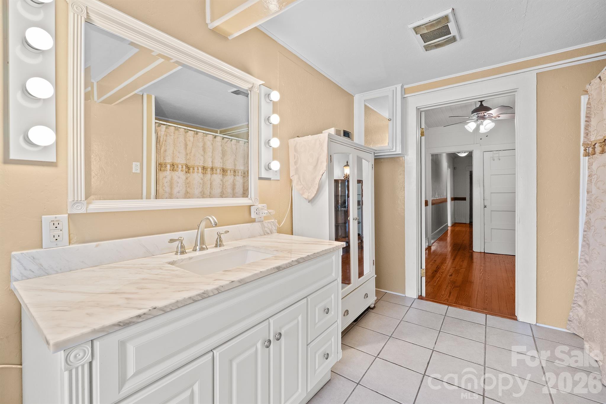 1244 21st Street NE Hickory NC 28601