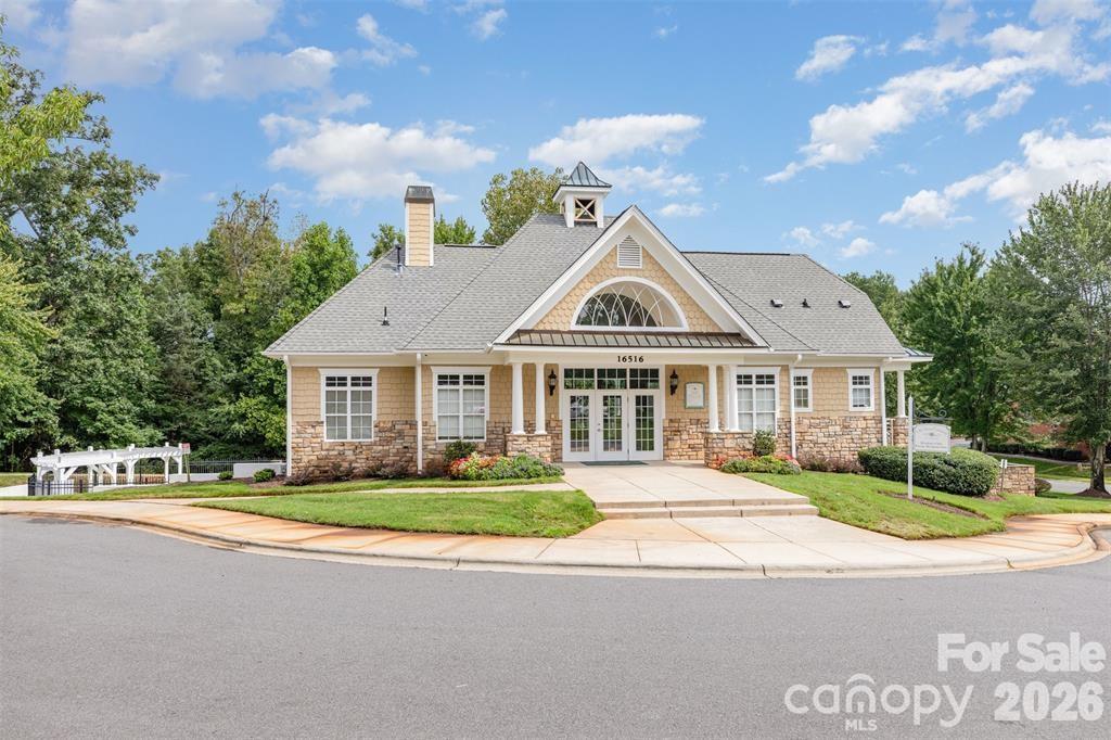 9806 Back Acre Drive Charlotte NC 28213